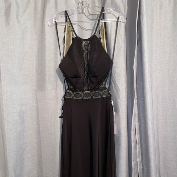 Black, Size 0, Madison James Prom Dress - Picture 9 of 10